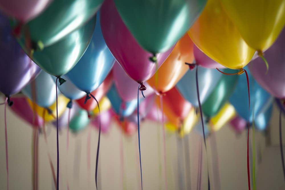 Balon emas merayakan momen spesial